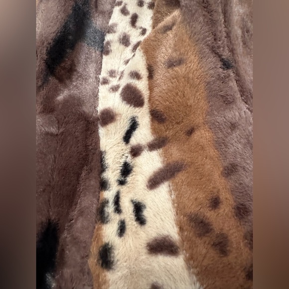 Leopard print faux fur vest - Picture 13 of 13